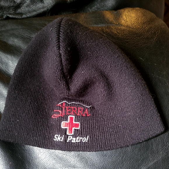 Sierra at Tahoe ski Patrol black benie sz small - Picture 2 of 3
